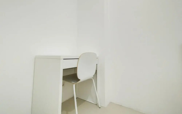 Cozy Living And Simply 2Br At Bassura City Apartment