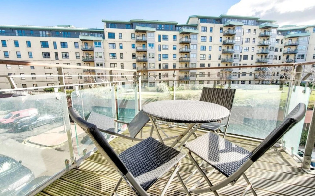 Delightful Two Bed Apartment At The Shore