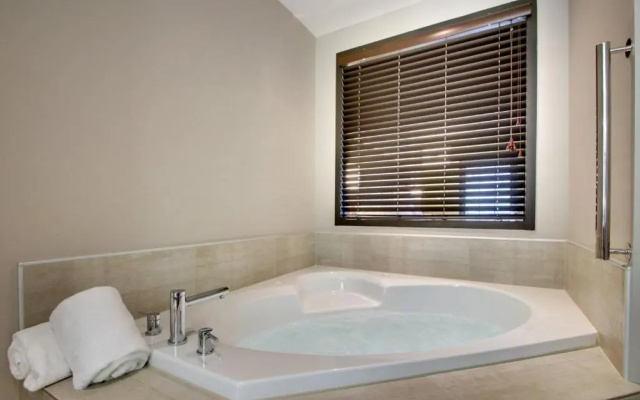 Holiday Inn Express and Suites Helen an IHG Hotel