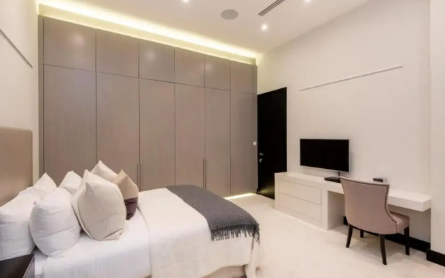 Stunning 5-bed House in London