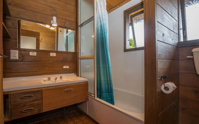 Lakeside Escape - Wanaka Holiday Bach