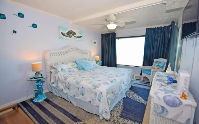 Marigot Beach 303 2 Bedroom Condo by RedAwning