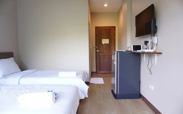 Chompu Nakarin Apartment