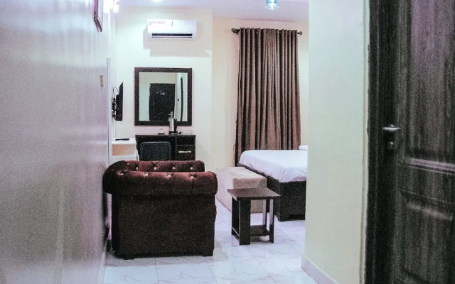 Golden Top Hotel