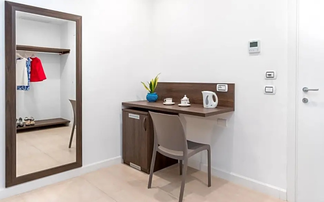 Mako Sorrento Suites