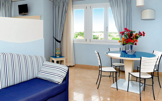 Cala La Luna Resort