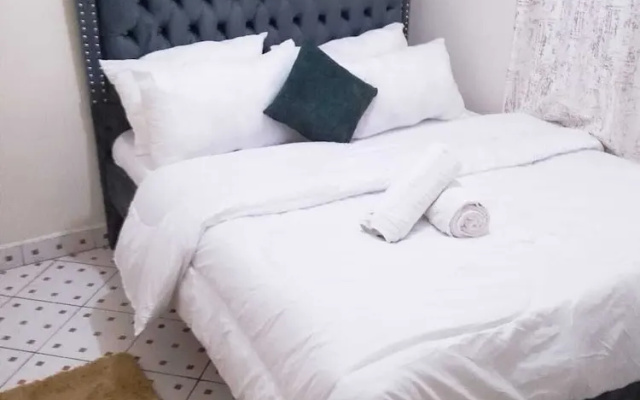 Lux suites Meridian Court Apartments