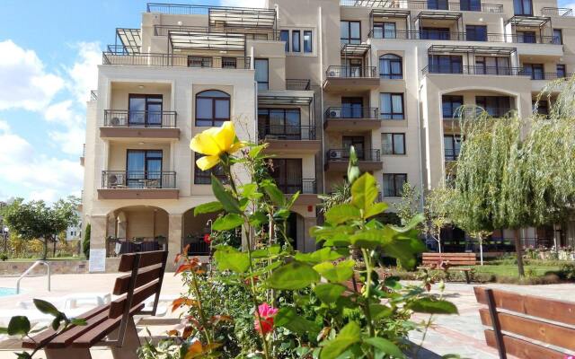 Отель Apartkomplex Sorrento Sole Mare вид на фасад