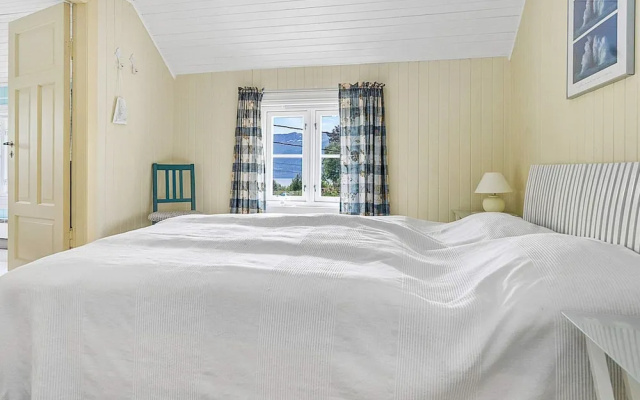6 Person Holiday Home in Averoy