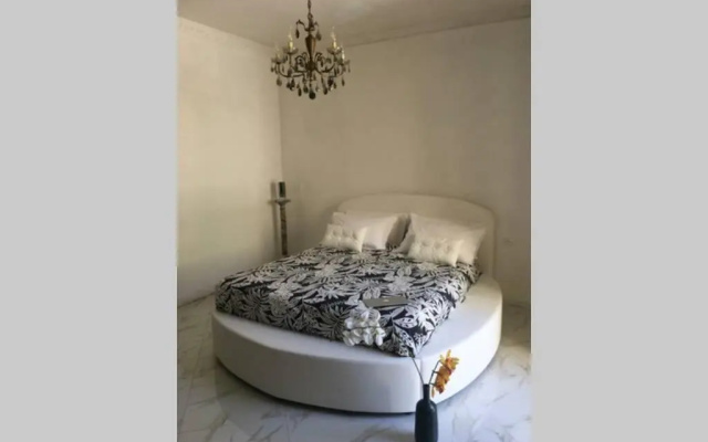 Terrazzo Esclusivo Con Zona Solarium Da 200 Mq