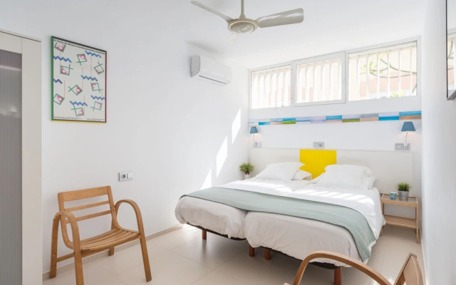 Pedregalejo: Cozy Apartment Front Of The Beach