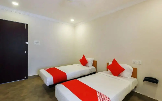 OYO Flagship 13544 Sri Sai Nilayam