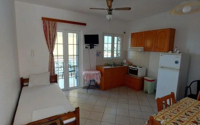 Matina Apartments Tyros