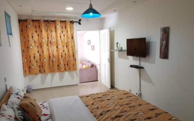 Residence Alex in Abidjan, Cote d'Ivoire from 98$, photos, reviews - zenhotels.com guestroom