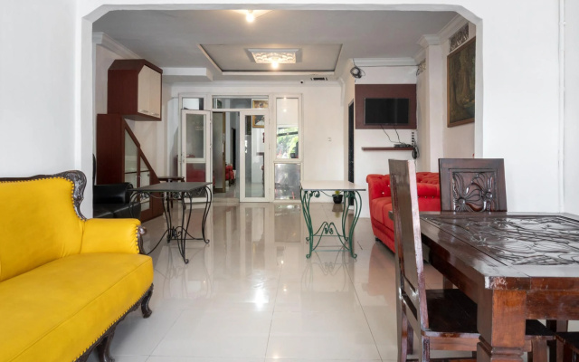 RedDoorz near Manhattan Times Square Medan 2