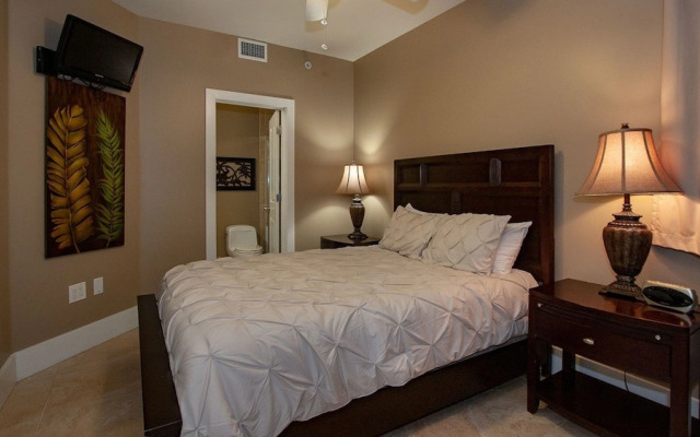 Crc1015 4 Bedroom Condo