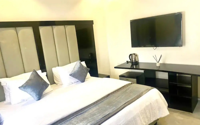 Rush Lagos Hotel Suites And Launge