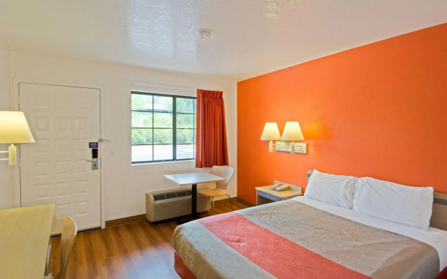 Motel 6 Redding, CA - South