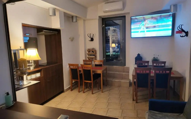 Amber Hostel