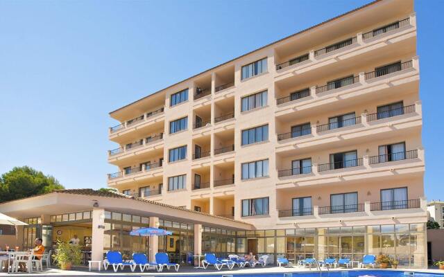 Отель Apartaments La Perla Negra вид на фасад