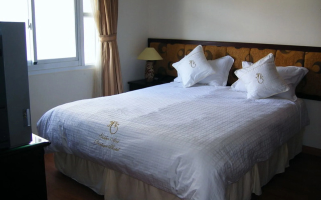 Golden Ant Hotel