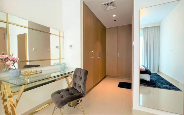 Luxury Dubai Creek Harbour Waterfront Apartment