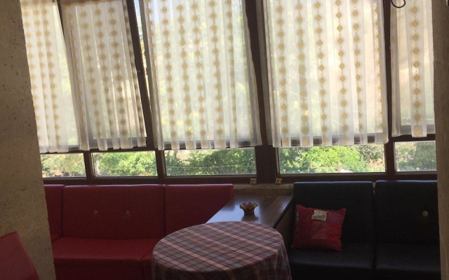 Arnovalley Hotel
