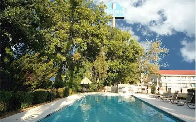 La Quinta Inn & Suites Montgomery Carmichael Road
