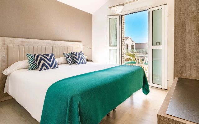 Hotel LIVVO Los Calderones - Adults Recommended