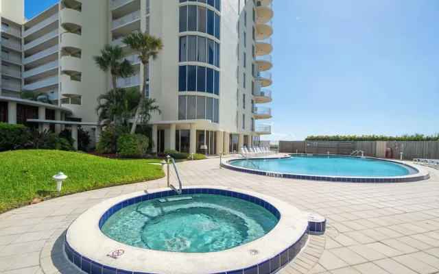 Ocean Walk 506