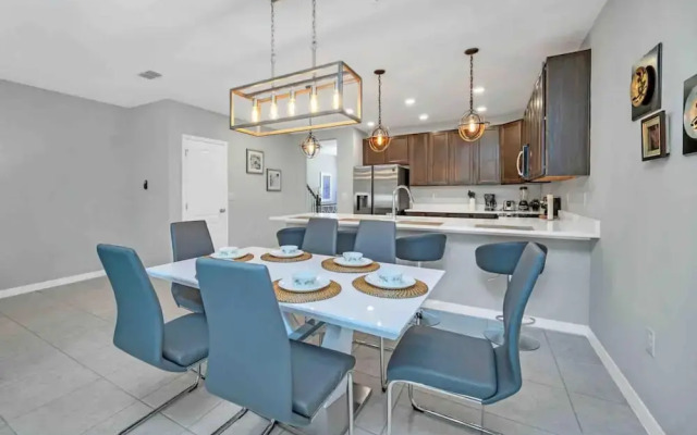 Super Boho Chic Stylish Blend Near Disney