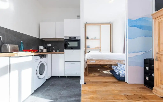1 Bdr Downtown near Place Massena