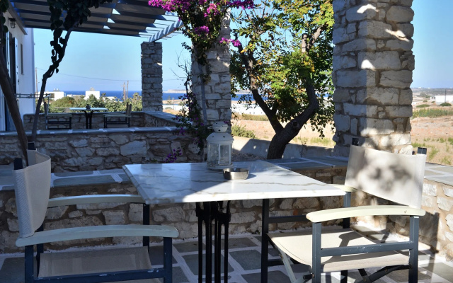 Kalypso Studios & Apartments