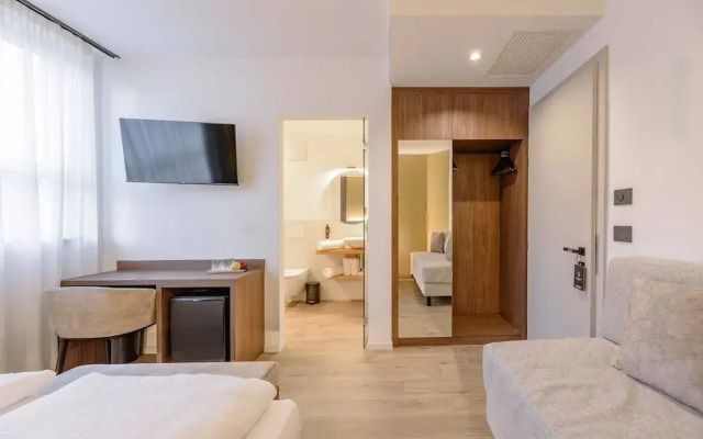 NAOMI Rooms