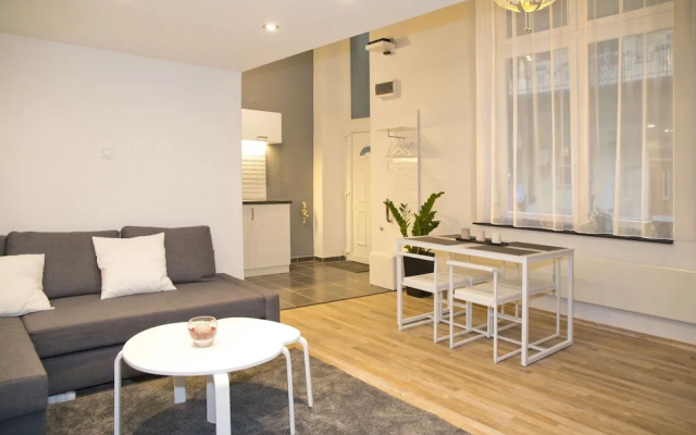 BPM-Fancy Apartment of Budapest