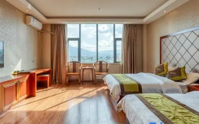 Xishuangbanna Jinghong Weihong Grand Hotel (Airport)