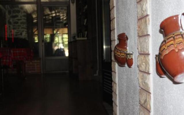 Отель Guest House Chinarite Болгария, Сандански - отзывы, цены и фото номеров - забронировать отель Guest House Chinarite онлайн вид на фасад