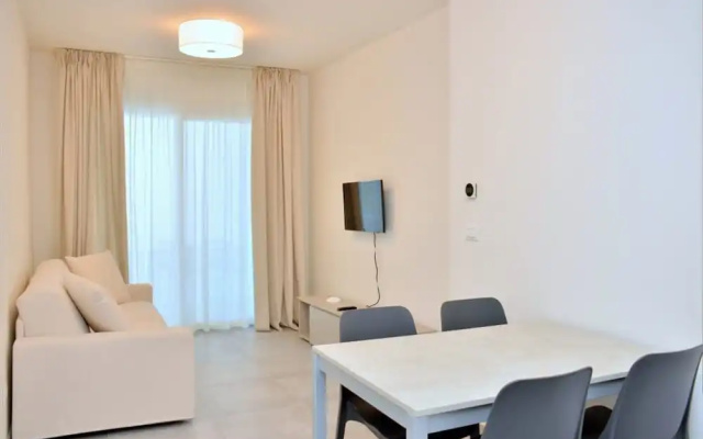 Elegant Seaview Flat With Private Terrace