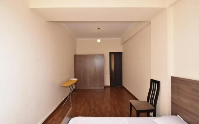 Mashtoc33 New apartment Yerevan center
