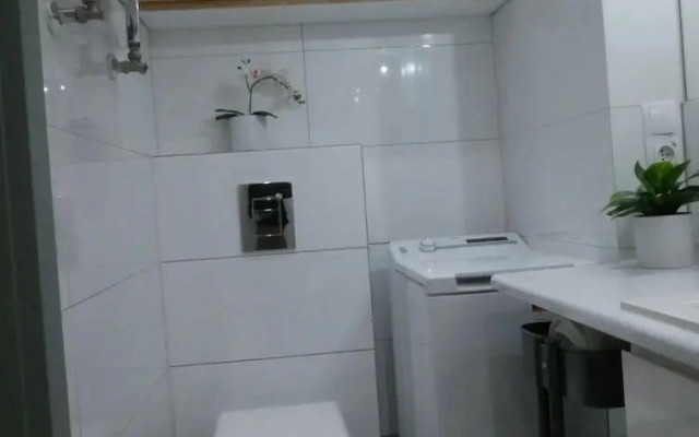 Spacious Designer 4-room Apartment in Center