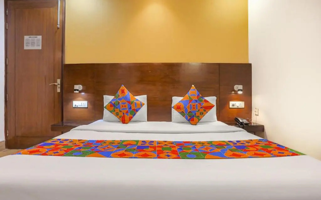 Fabexpress Vaishnavi Stay