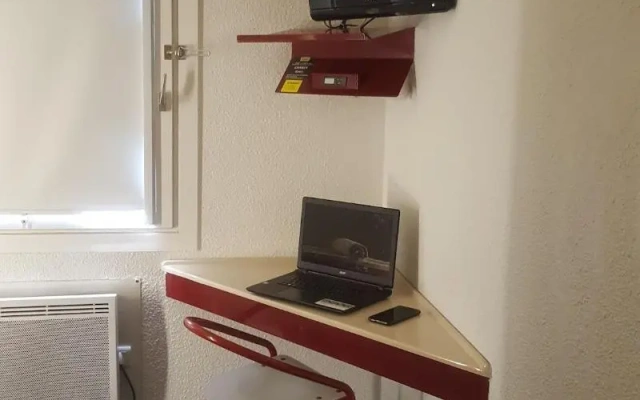 Hotel Thania