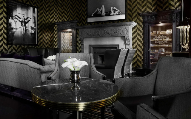 Schlosshotel Berlin By Patrick Hellmann