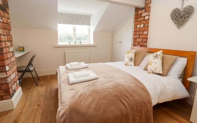 Commonwood Cottage