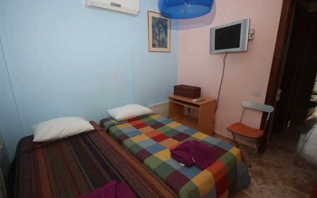 2 Bedroom House near Tombs of the Kings