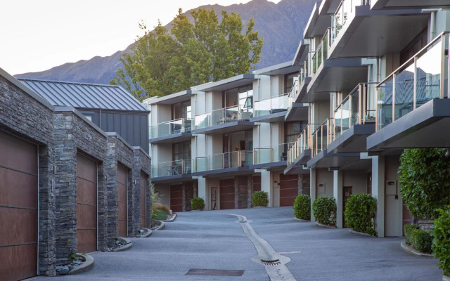 Element Escapes Luxury Apartments