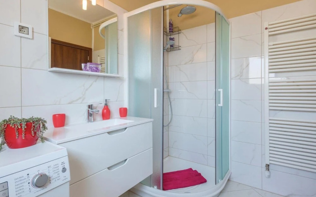Beautiful Home in Pula With Wifi and 2 Bedrooms