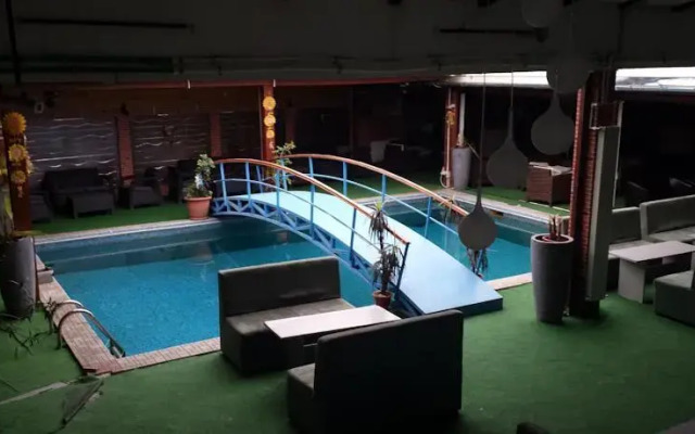 Roxana Motel