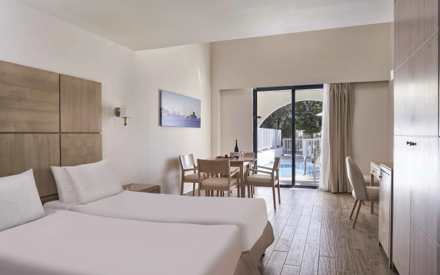 Kiotari Miraluna Beach Resort
