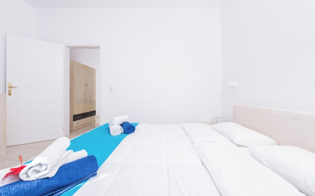 1-bed Apt at Bella Santorini, Near Perivolos Beach